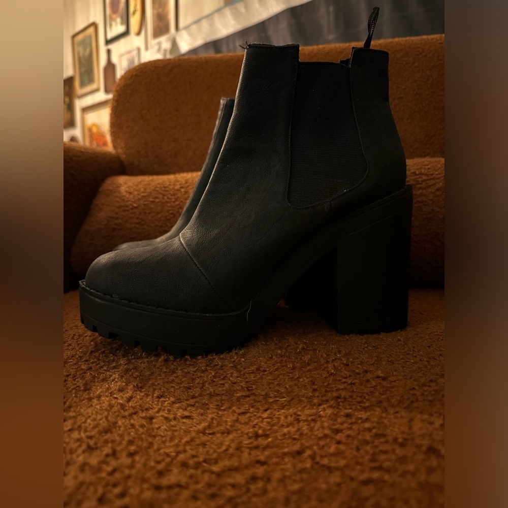 HM Divided Heeled Boots